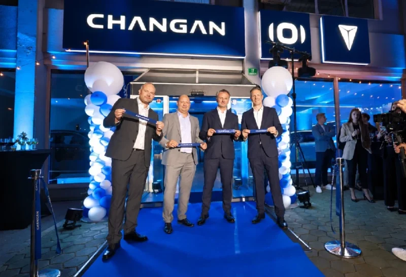 OMR Grupa otvorila novi CHANGAN centar u Ljubljani 