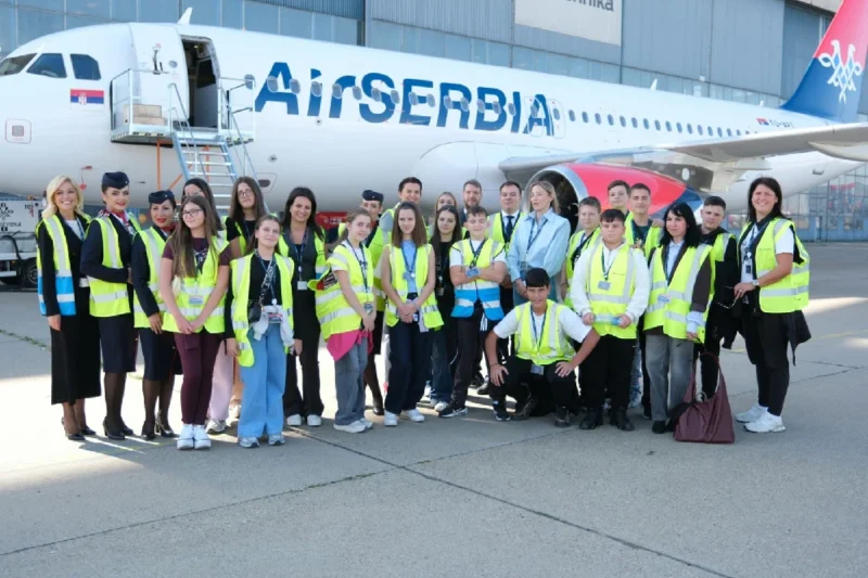 Er Srbija obeležila Dečju nedelju: deca sa Kosmeta prvi put letela avionom